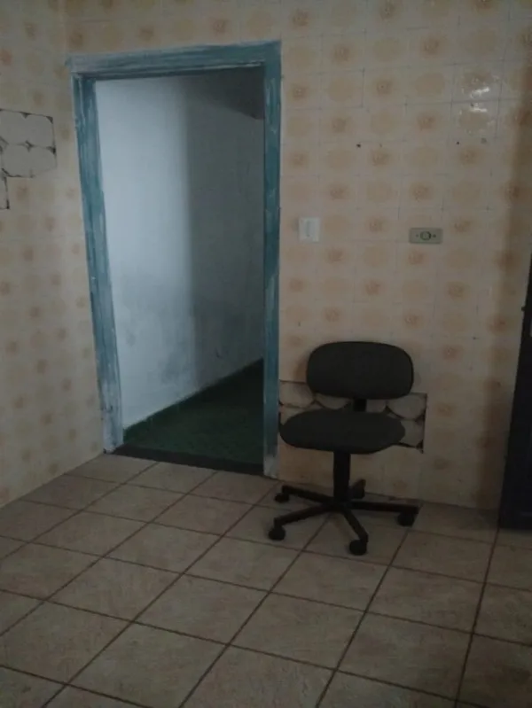 Imagem Sobrado à venda em São Caetano do Sul-SP, bairro Cerâmica: 2 quartos, 1 banheiro, 1 vaga e 160m². Aproveite!