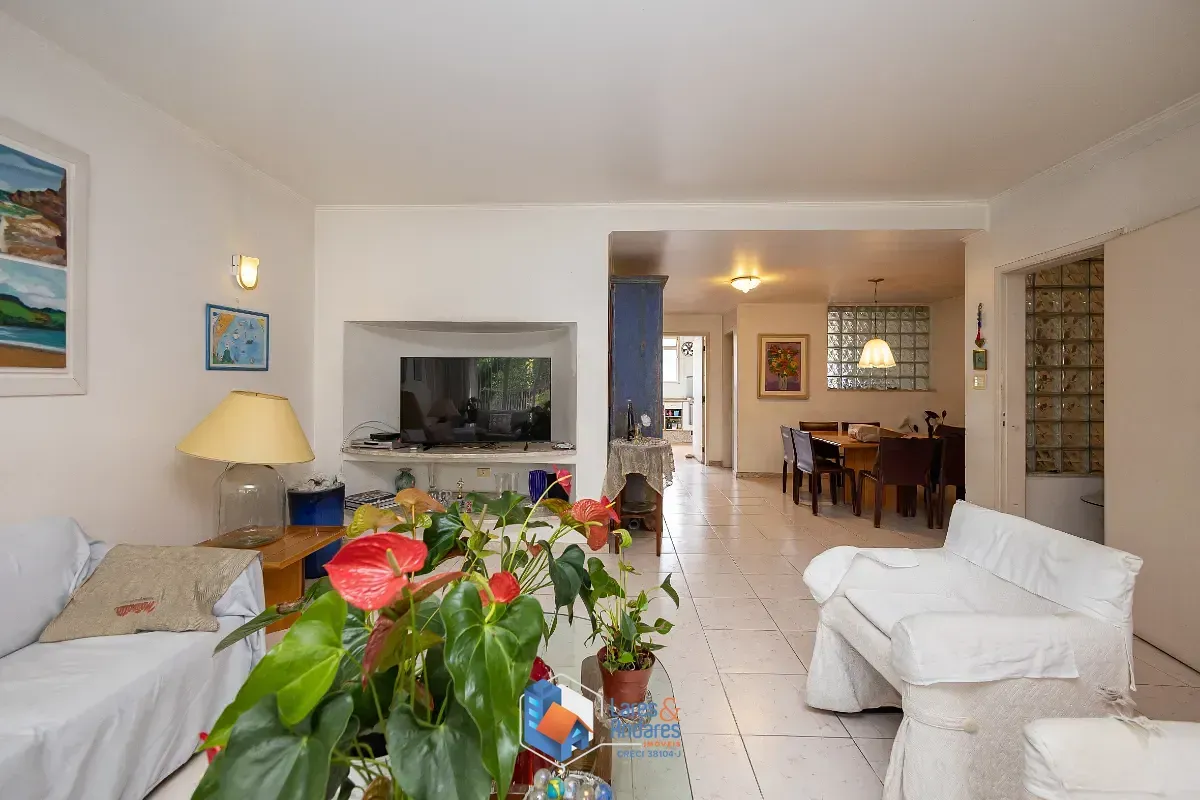 Imagem Sobrado para venda em Vila Madalena com 5 quartos, sendo 2 suítes, 256m²