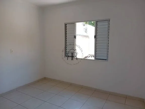 Imagem Casa à venda com 80m², 2 quartos e 1 vaga
Explore esta encantadora casa localizada no acolhedor ba...
