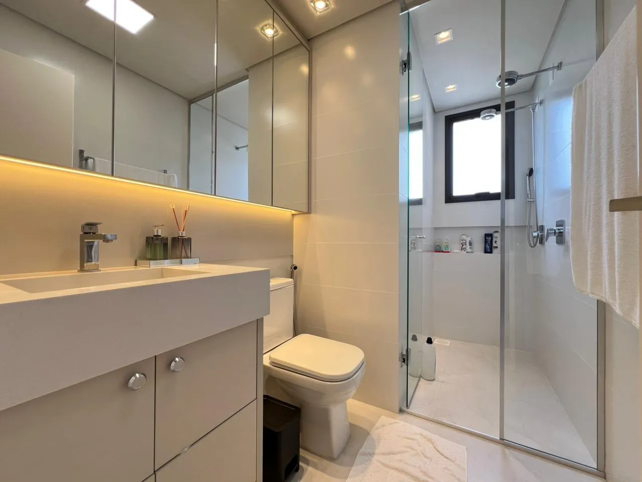 Imagem Apartamento com vista para o mar à venda com 120m2 por R$ 4.300.000,00