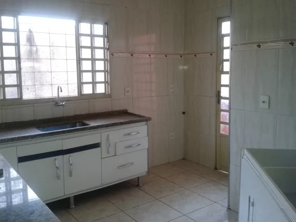 Imagem Casa no jardim Terra Branca, 2 quartos, garagem coberta.