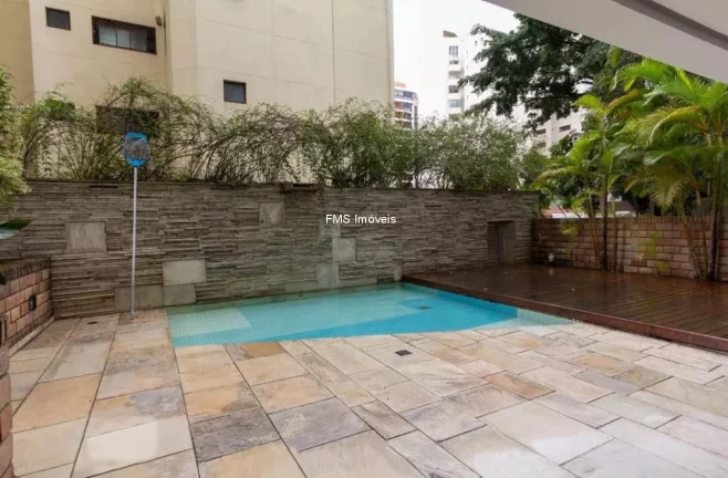 Imagem Imperdível: Apartamento à venda em Moema, São Paulo-SP, com 4 quartos, 1 suíte, 3 banheiros, 3 vagas de garagem e 188m² de área.