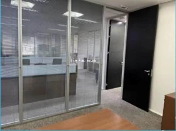 Imagem Andar Comercial de Alto Padrão com 10 Vagas de Garagem na Vila Olímpia, São Paulo-SP