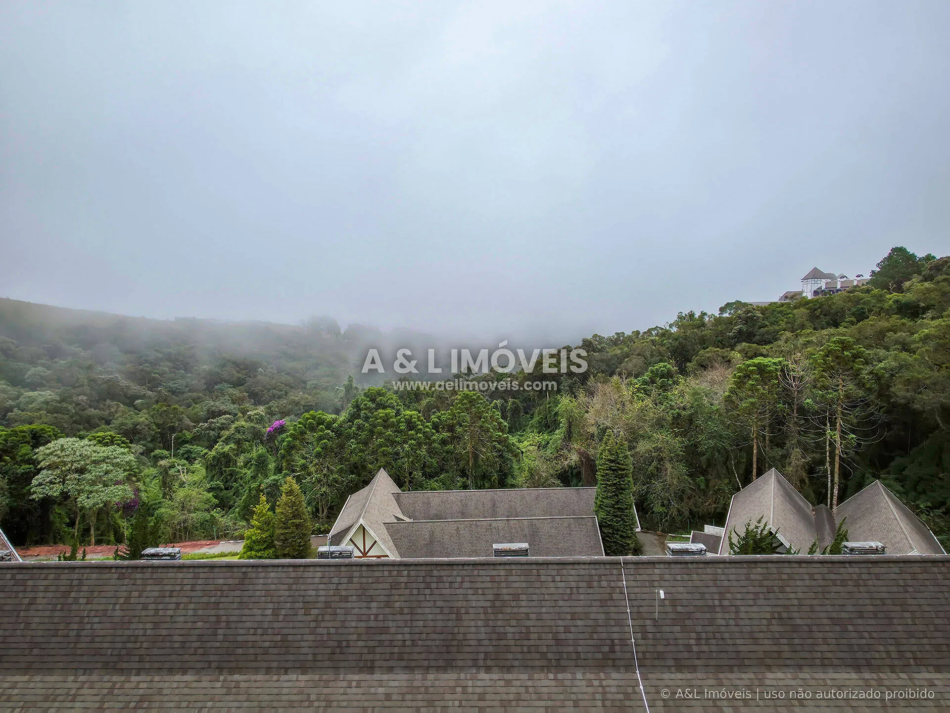 Imagem Duplex Alto do Capivari | 100,21 m² | Lareira | Condomínio Resort