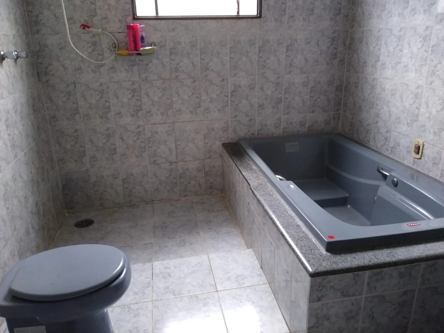 Imagem Casa à venda 2 Quartos, 1 Suite, 4 Vagas, 280M², Residencial e Comercial Cidade Jardim, Pindamonhangaba - SP