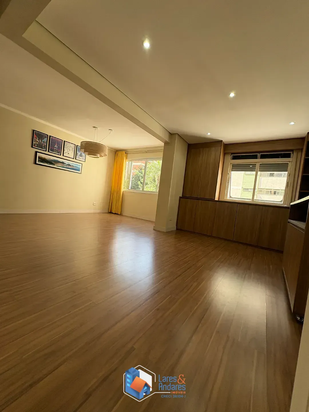 Imagem Apartamento para venda em Moema com 2 quartos, sendo 1 suíte, 85m²