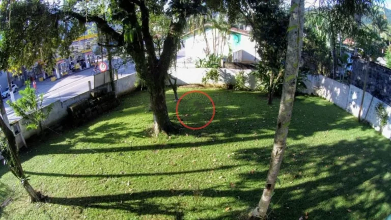 Imagem CASA COM TERRENO DE 1.356 METROS A VENDA, NA PRINCIPAL AVENIDA DE BOISSUCANGA.