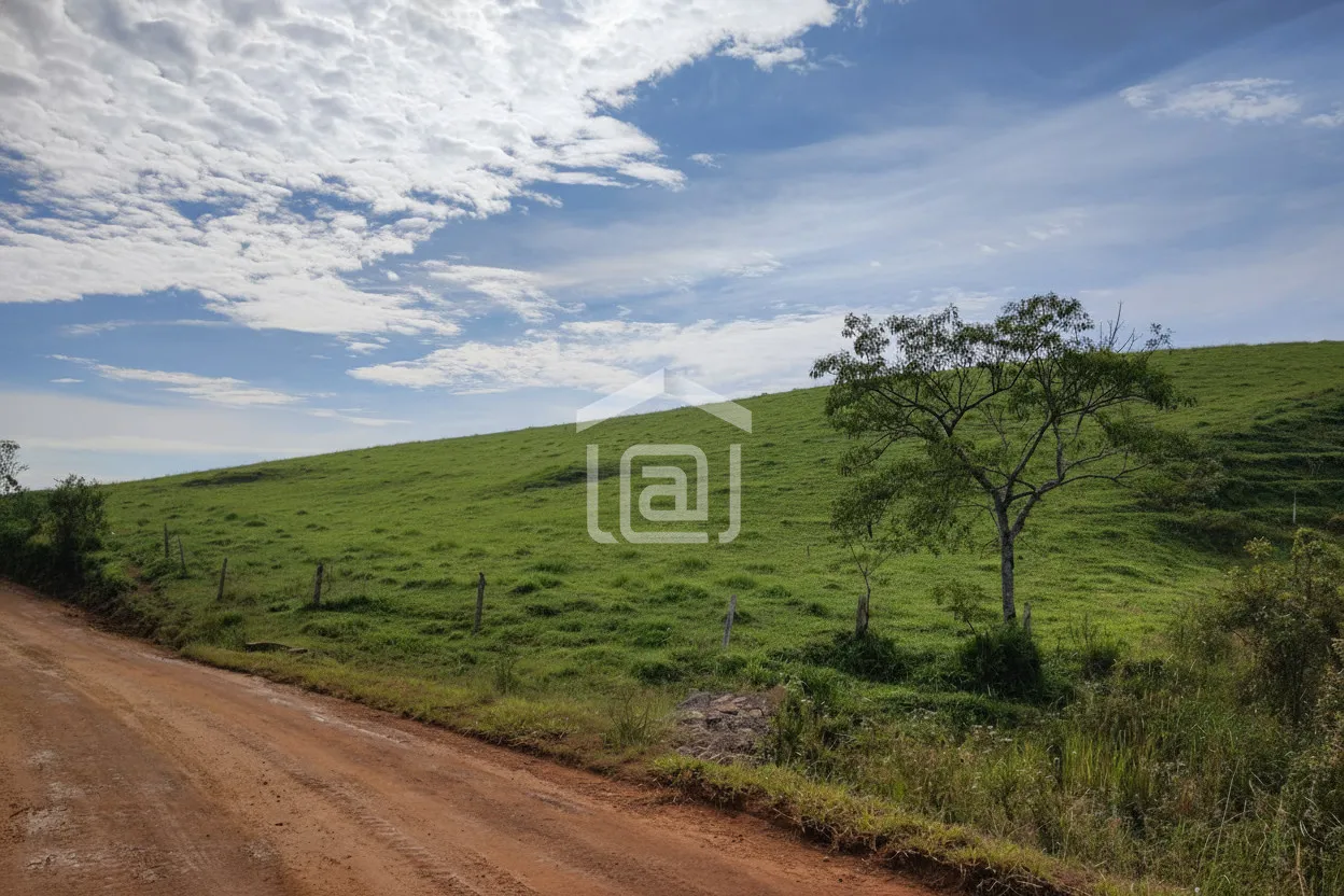 Imagem Sítio 23 m² à venda em Zona Rural, Poços de Caldas