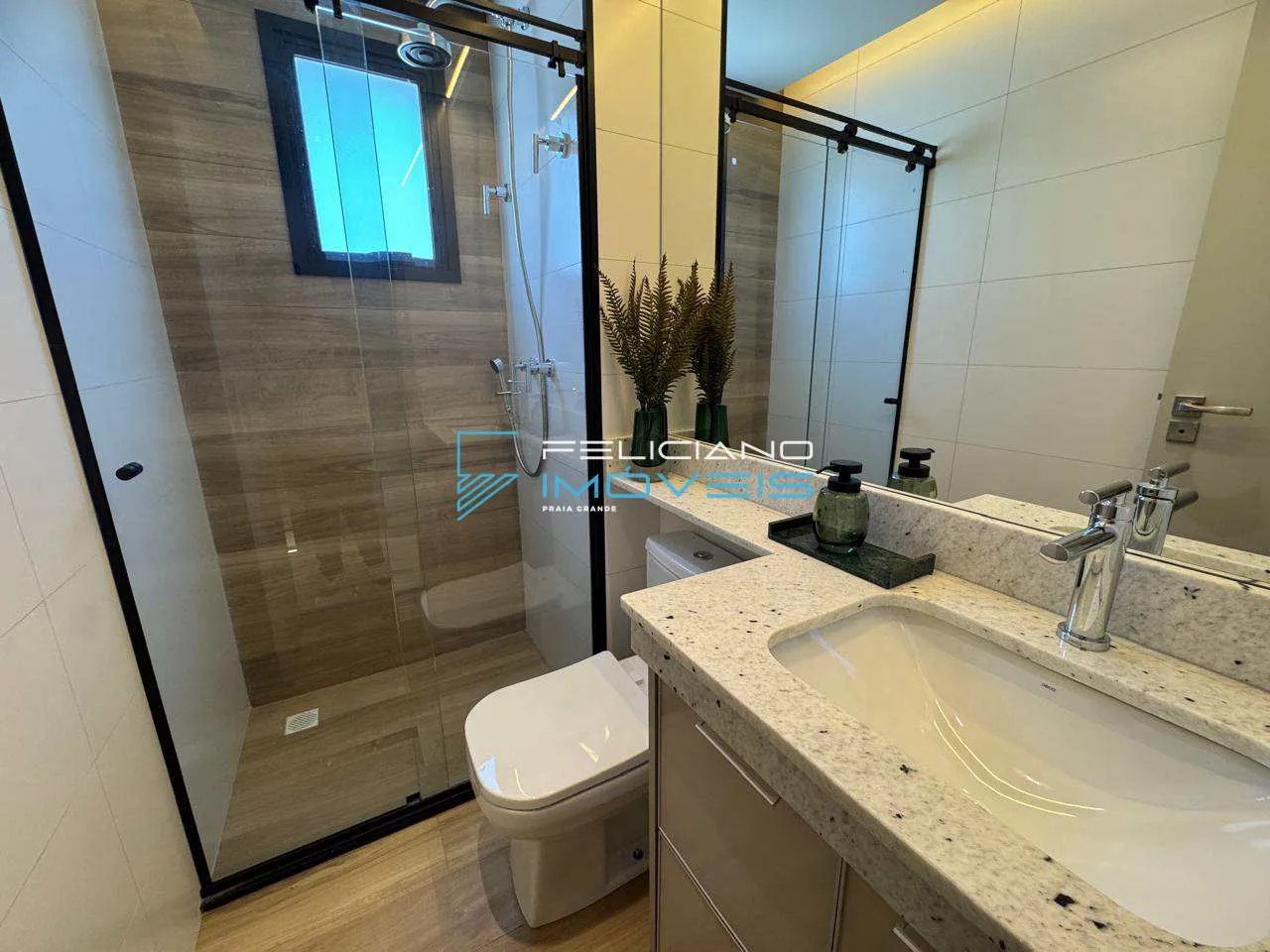 Imagem Apartamento com 2 quartos, Guilhermina, Praia Grande - R$ 905 mil, Cod: 6855