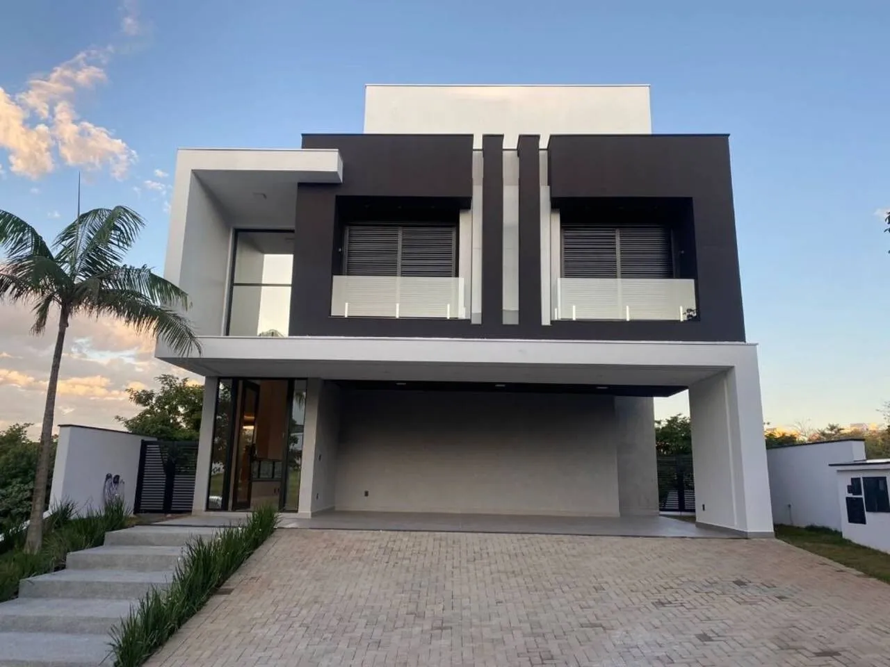 Imagem Casa Triplex no Condomínio Alphaville Nova Esplanada 1