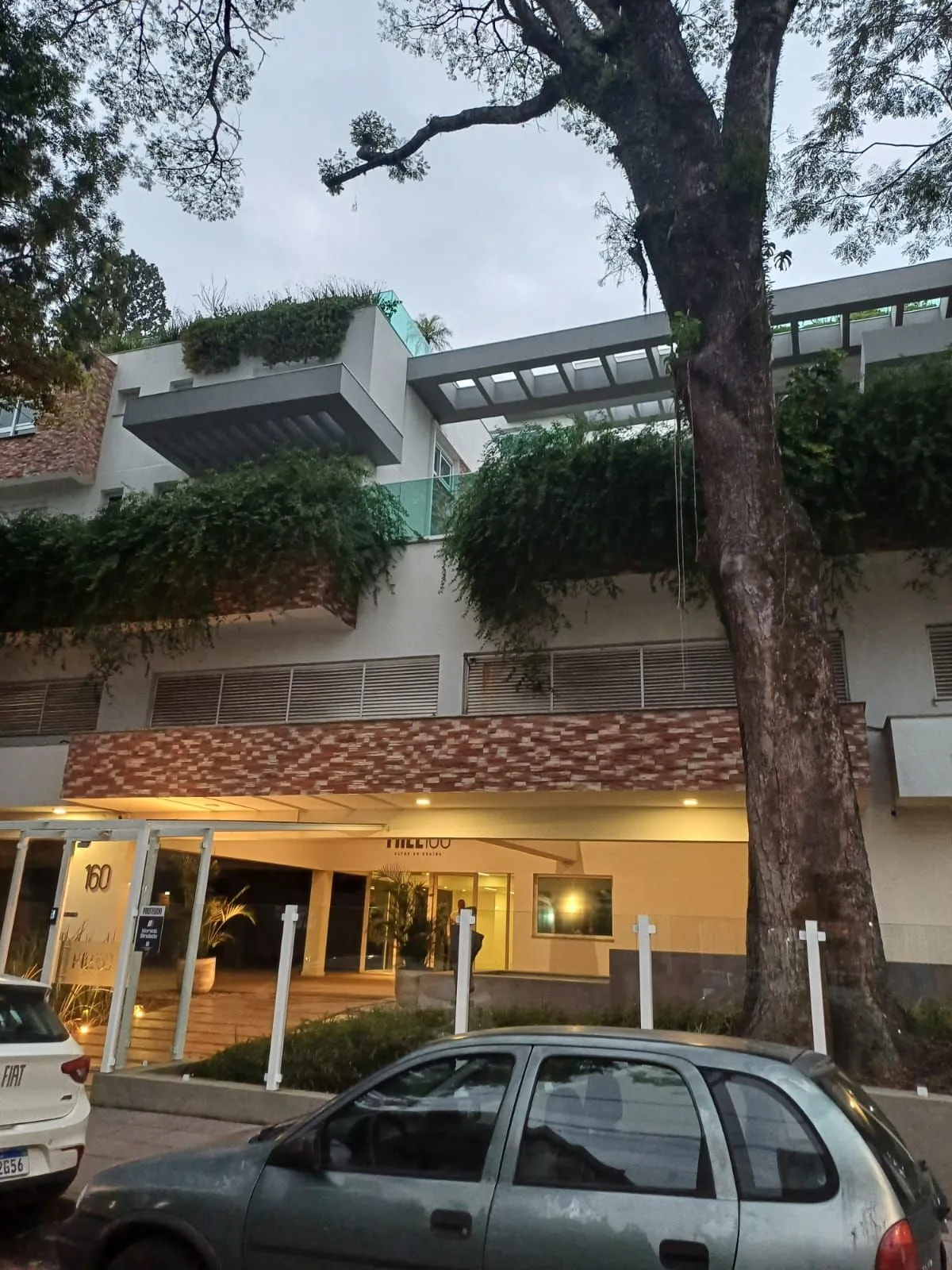 Imagem Amplo apartamento de 3 dormitórios com infra completa