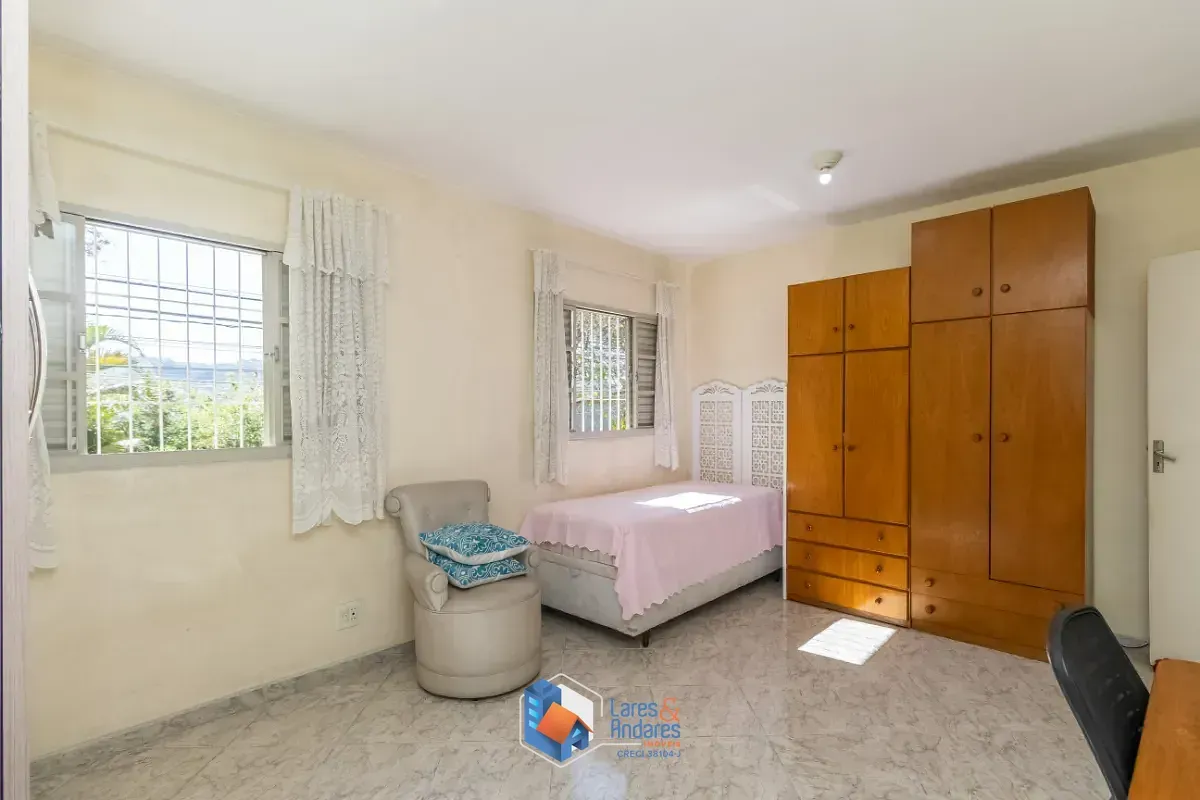 Imagem Sobrado para venda em Vila Nossa Senhora do Retiro com 6 quartos, sendo 1 suíte, 190m²