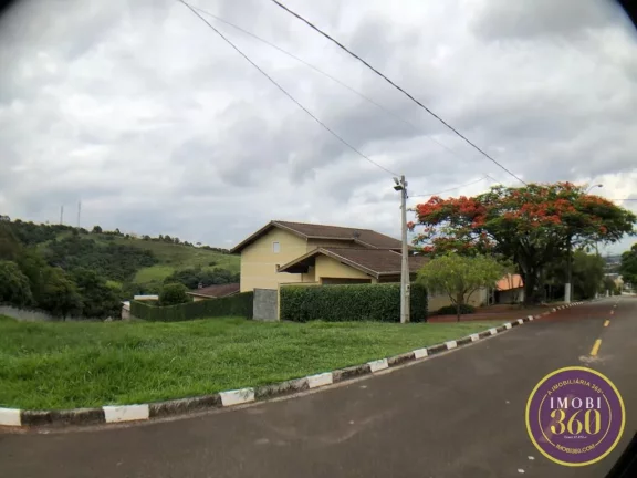 Imagem Linda e espaçosa casa assobradada.