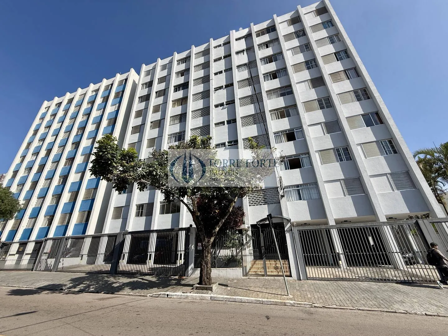 Foto do imóvel Lindo apartamento amplo 2 dormitórios, 1 vaga com Manobrista em Rua Monte Serrat