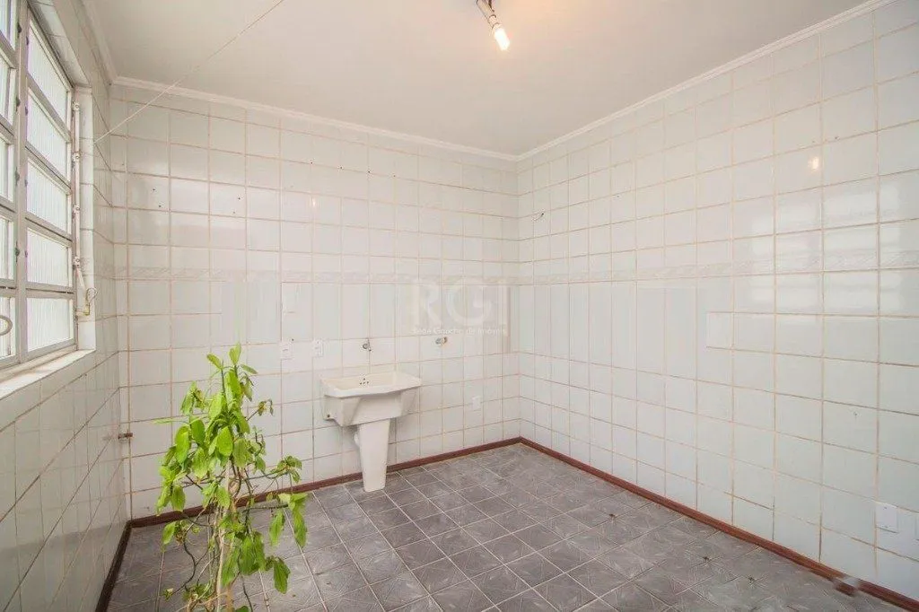 Imagem Casa para Venda - 440m², 3 dormitórios, sendo 2 suites, 2 vagas - Cidade Baixa