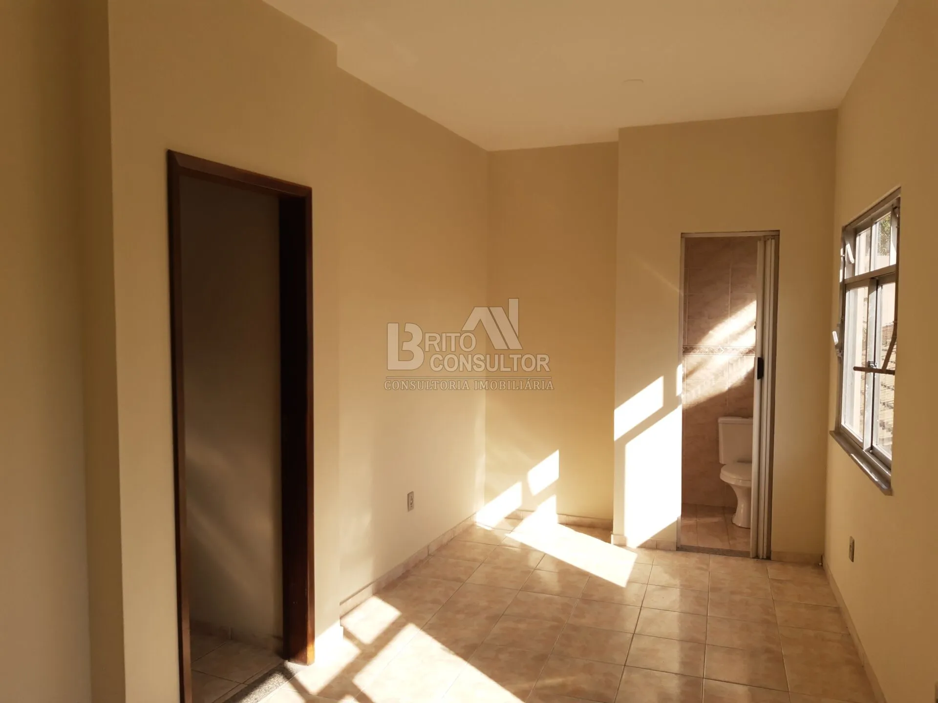 Imagem Vendo Casa Sobrado com 2 Dormitorios, 165 m² em Alcântara, São Gonçalo/RJ