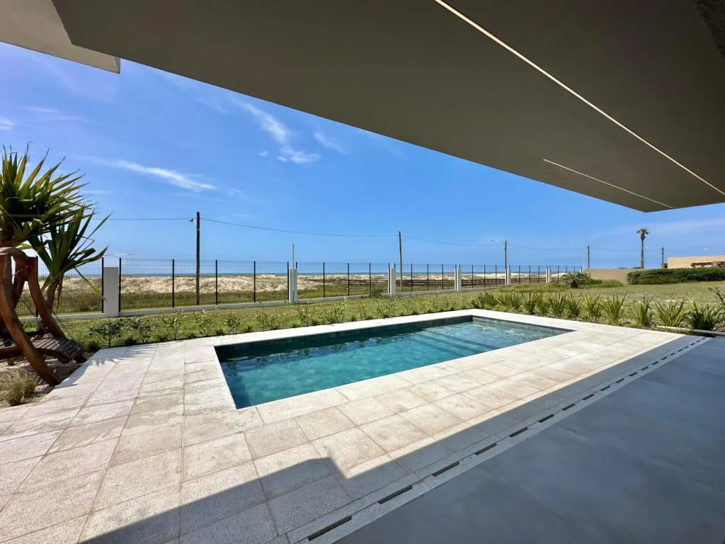Imagem Casa em Condominio 5 Dormitórios - Bairro Capão Novo