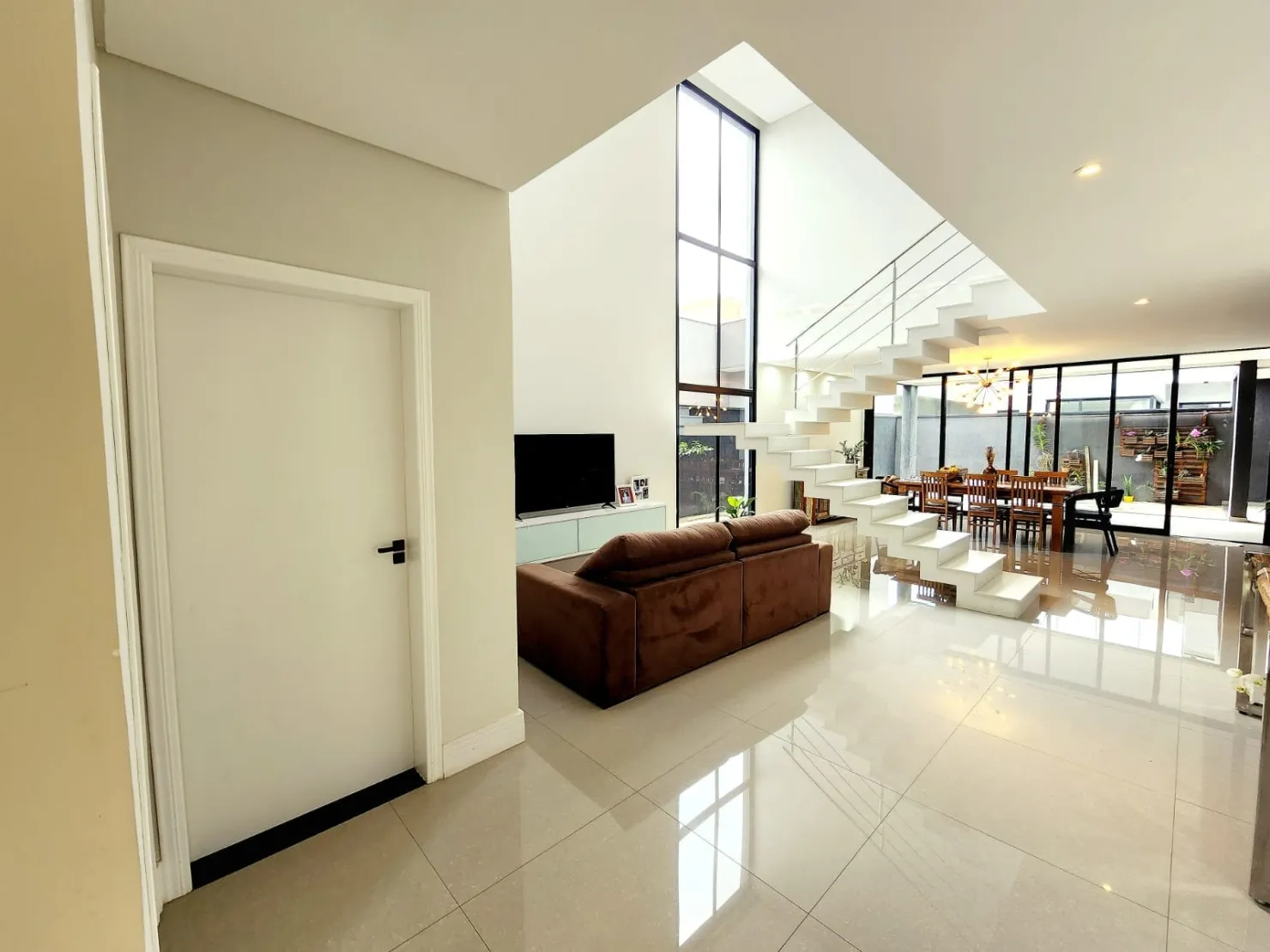 Imagem Casa à venda 4 Quartos, 2 Suites, 2 Vagas, 300M², Piracangaguá, Taubaté - SP | Condomínio Ouroville