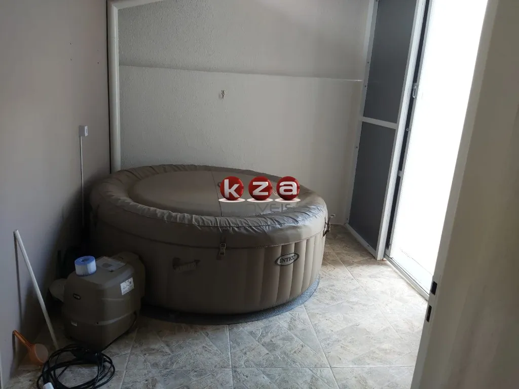Imagem Oportunidade única: Casa à venda em Valinhos-SP, no Jardim Celani, com 3 quartos, suíte, 3 salas, 2 banheiros, 2 vagas - 198m².