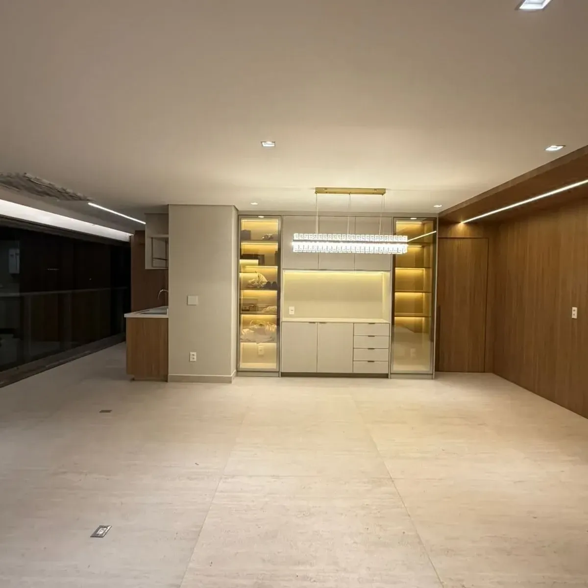 Foto do imóvel Apartamento com 3 Quartos à Venda, 186 m² em Avenida Marginal do Rio Pinheiros, 14500 - Jardim Fonte do Morumbi, São Paulo - SP