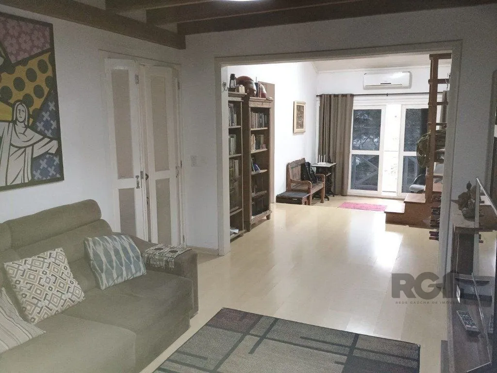 Imagem Casa com 3 dormitórios no bairro Ipanema