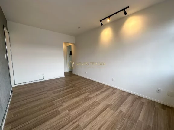 Imagem Nascente!!! Piso tido em Porcelanato!!! Ar condicionado!!! SQS 402!!!