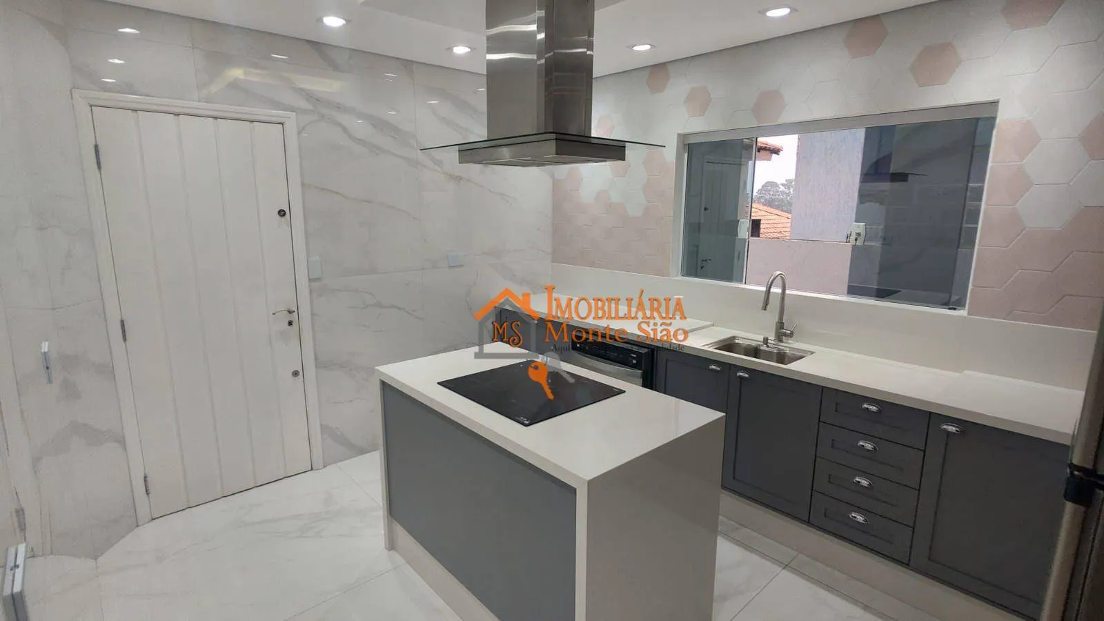 Imagem Sobrado com 3 dormitórios à venda, 200 m² por R$ 800.000,00 - Vila Maranduba - Guarulhos/SP