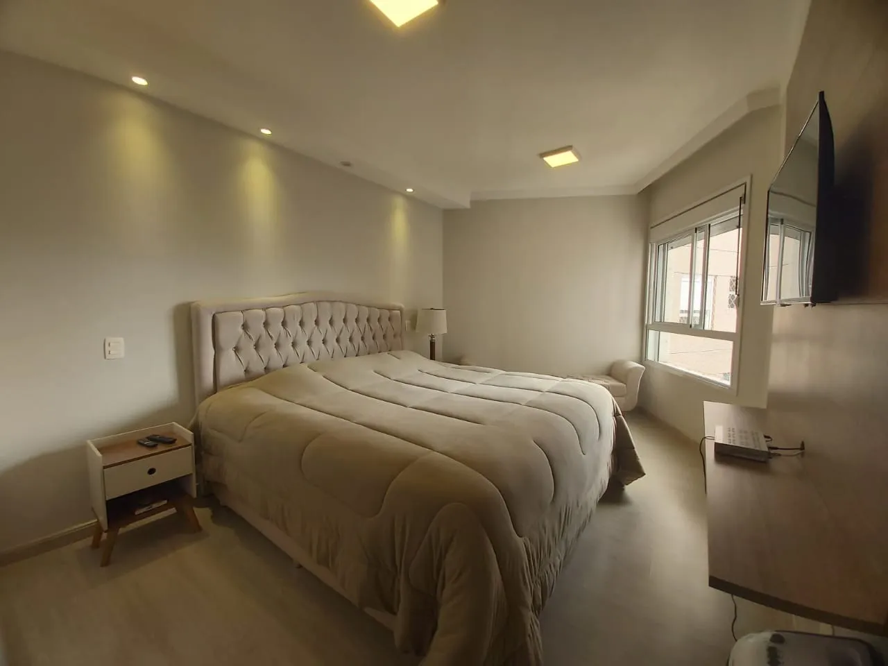 Imagem "Luxuoso Apartamento no Edifício More em Alphaville - 156m² de Conforto e Segurança"