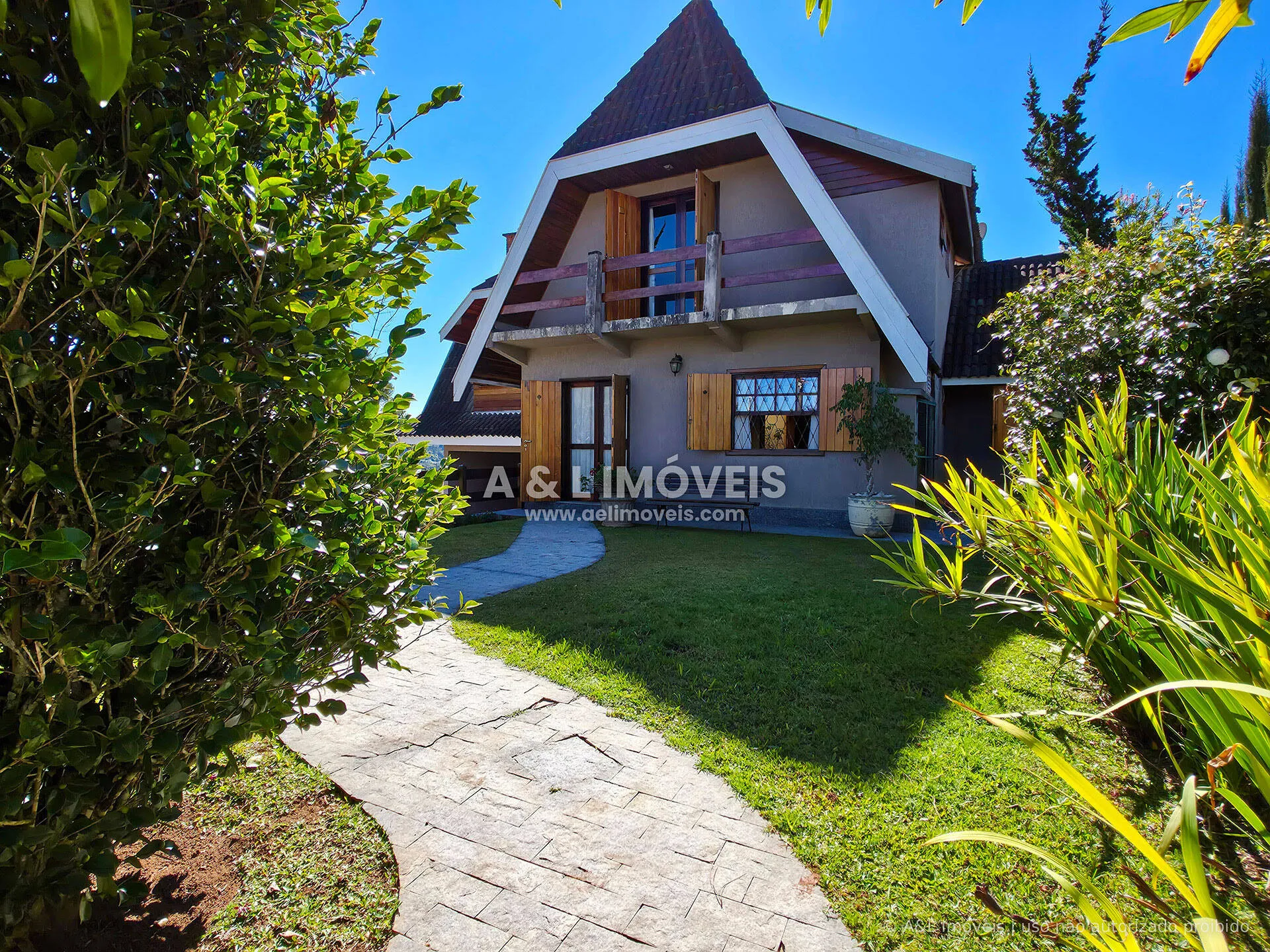 Imagem Casa à venda no Portal do Capivari com 5 dormitórios e 3 suítes