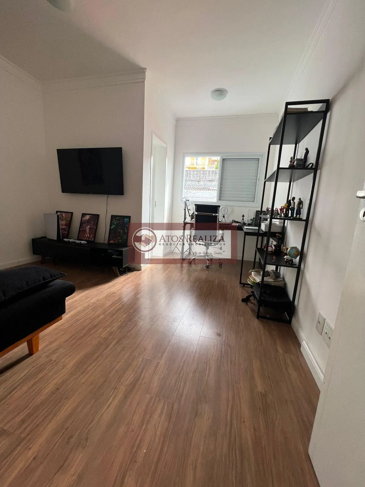 Imagem Vendo sobrado novo com planejados. Lindo sobrado de 143m² no Jardim presidência, Imóvel de 3 Dormitorios com Armários, sendo 2 suítes, Closet, 2 vagas de garagem, Palnejados na cozinha e banheiro, Àres gourmet com churrasqueira, Agente uma visita e se sur