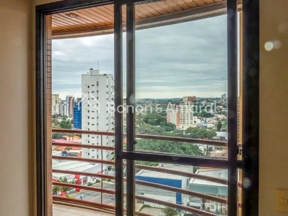 Imagem Apartamento reformado, em andar alto, com forno e armários embutidos e varanda!

Condomínio com ac...