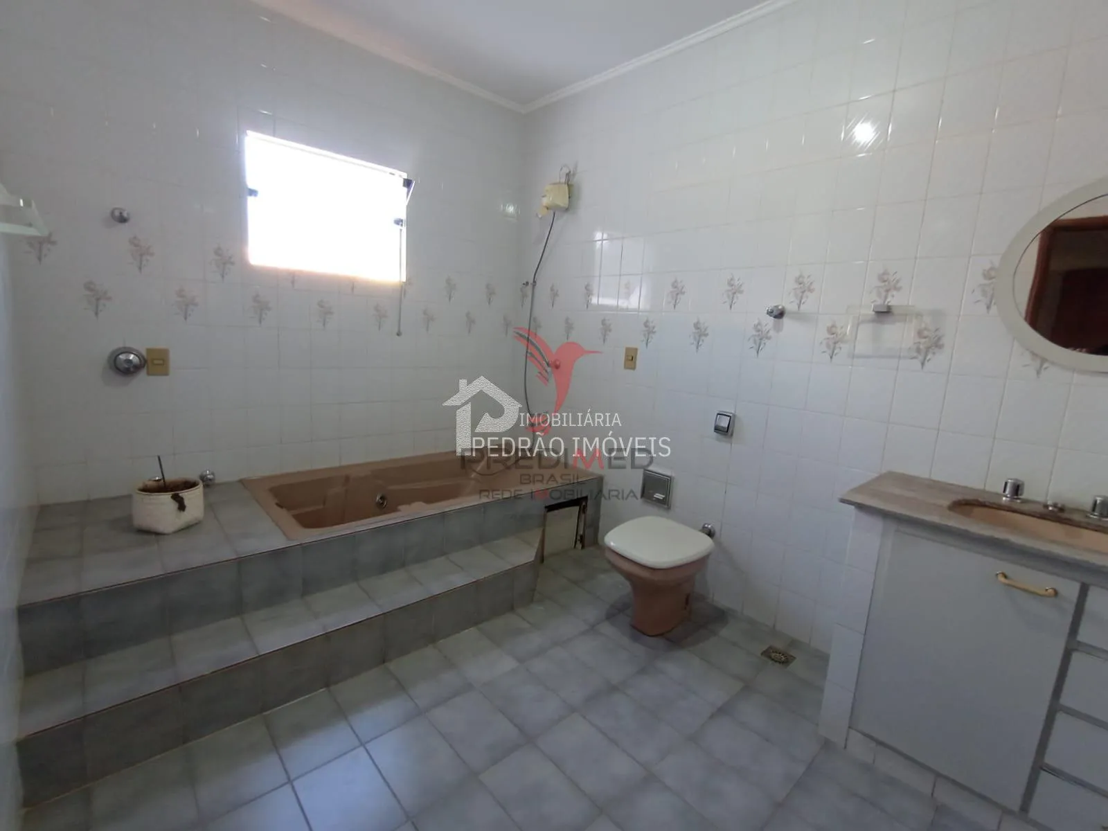 Imagem Casa de 4 quartos, 239m² no bairro Centro, em Lençóis Paulista