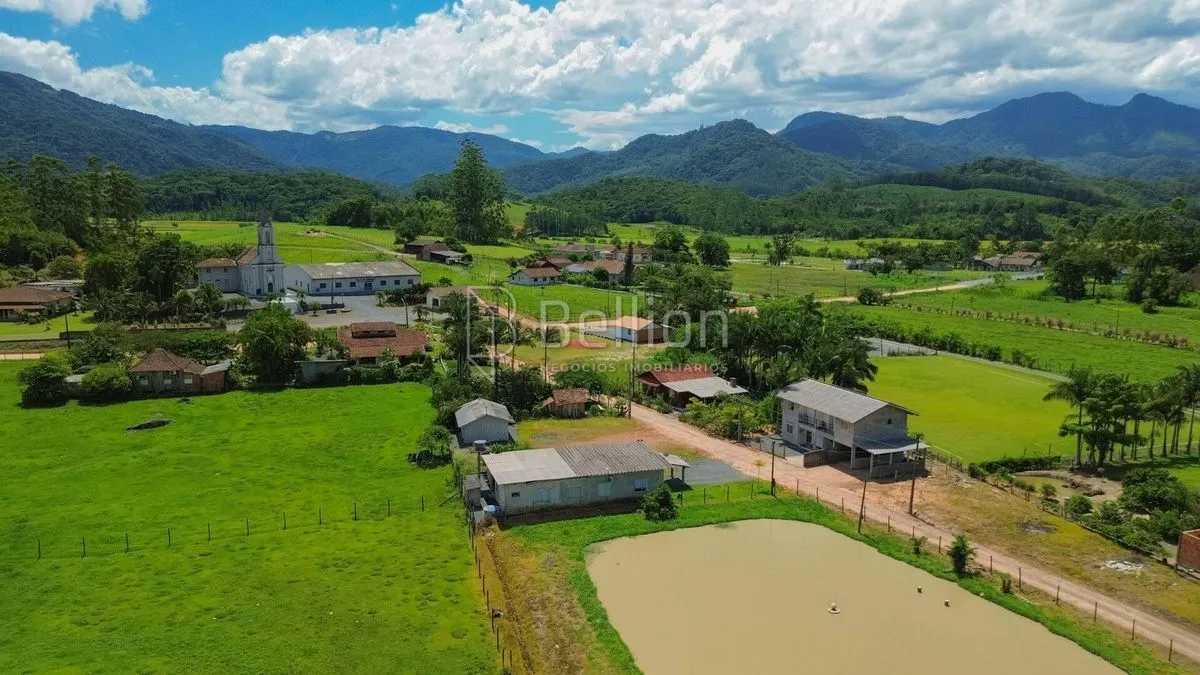 Imagem Terreno com 2.750 m² e imóveis com renda na Estrada do Pomerano - Rio dos Cedros