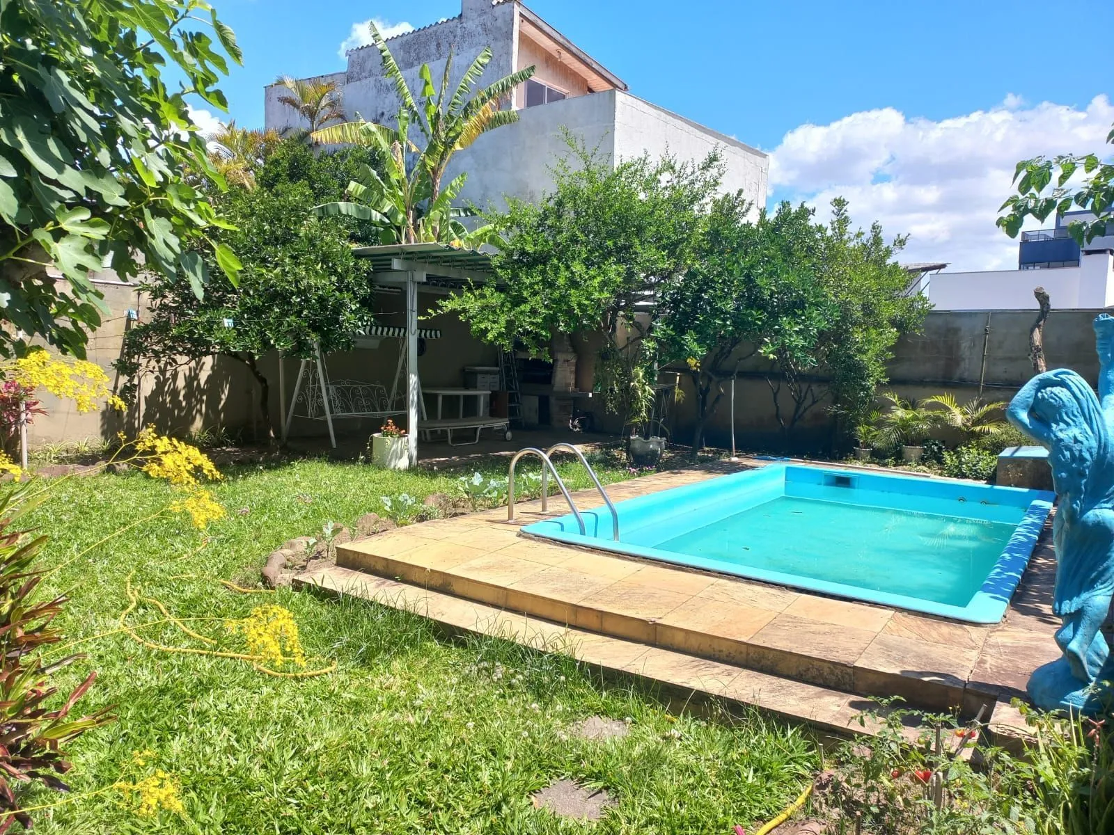 Imagem Casa Completa com Piscina, Escritório e 6 Dormitórios