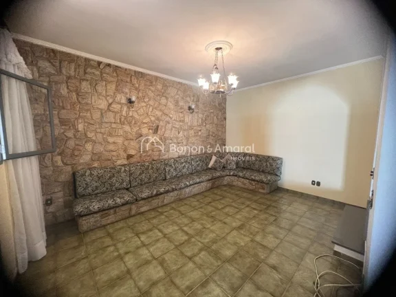 Imagem Casa à venda em Campinas, ideal para quem procura um imóvel amplo, com forte vocação tanto resid...