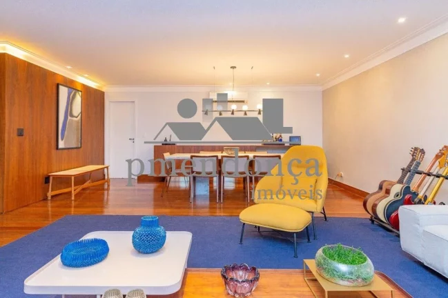 Imagem Apartamento em Higienopolis com 172m², 04 quartos (1 sui­te) e 2 vagas.