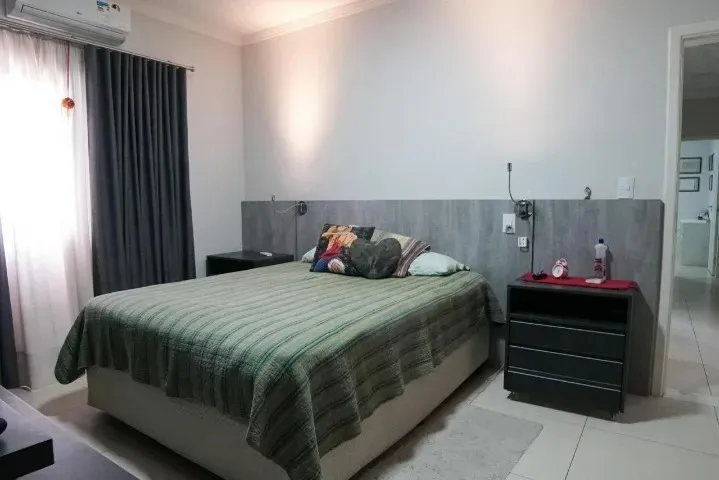 Imagem Casa de Alto Padrão à Venda no Condomínio Palmeiras Imperiais ? 3 Suítes, Piscina Aquecida e Área Gourmet