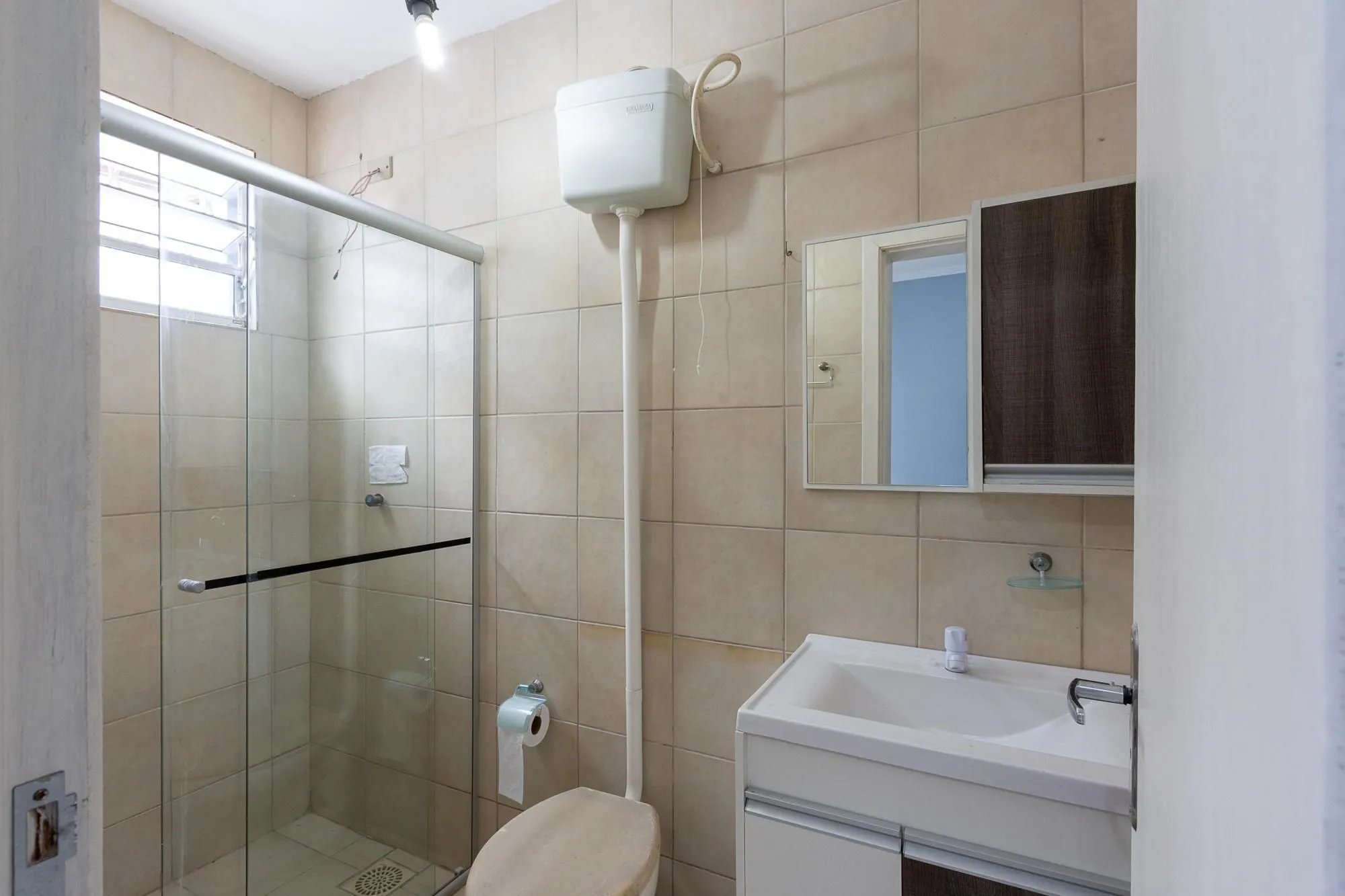 Imagem Terreno com 2 casas, 4 quartos, 1 suite - Bairro Cavalhada