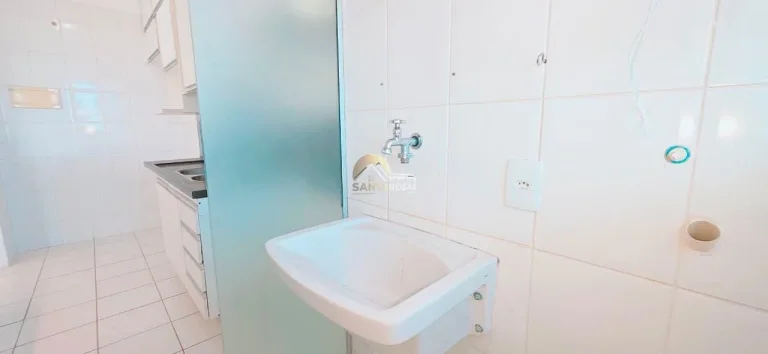 Imagem Vendo apartamento andar alto, 70m², 2 quartos com 1 suíte, varanda com fechamento Reiki e vista mar