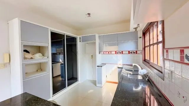 Imagem Casa térrea com 3 dormitórios, piscina, espaço gourmet com churrasqueira.