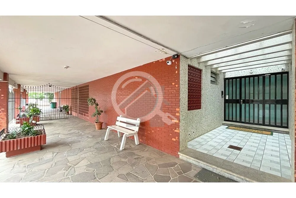 Imagem Apartamento no 4º andar com 03 dormitórios, living, cozinha fica os armários, 2 banheiros sendo u...