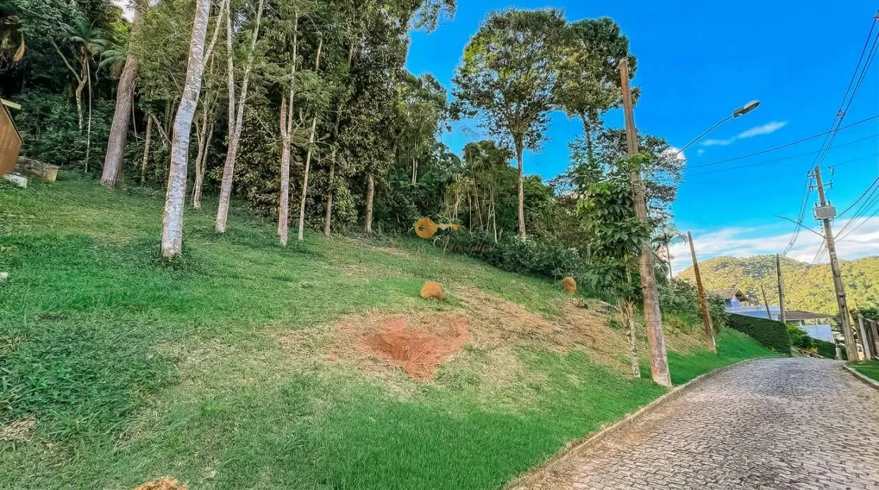 Imagem Terreno em Condomínio para Venda em Teresópolis / RJ no bairro Vargem Grande