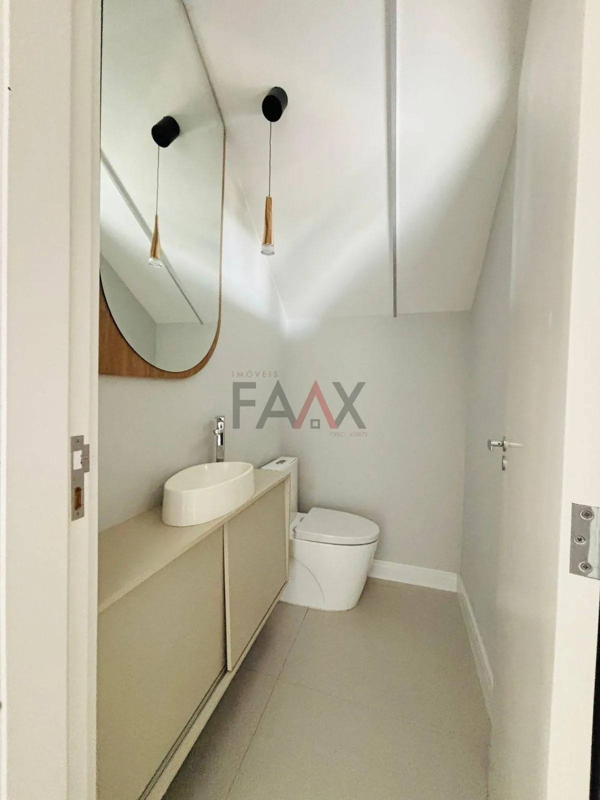 Imagem Sobrado de alto padrão disponível para locação no Alto da XV. 235 m²