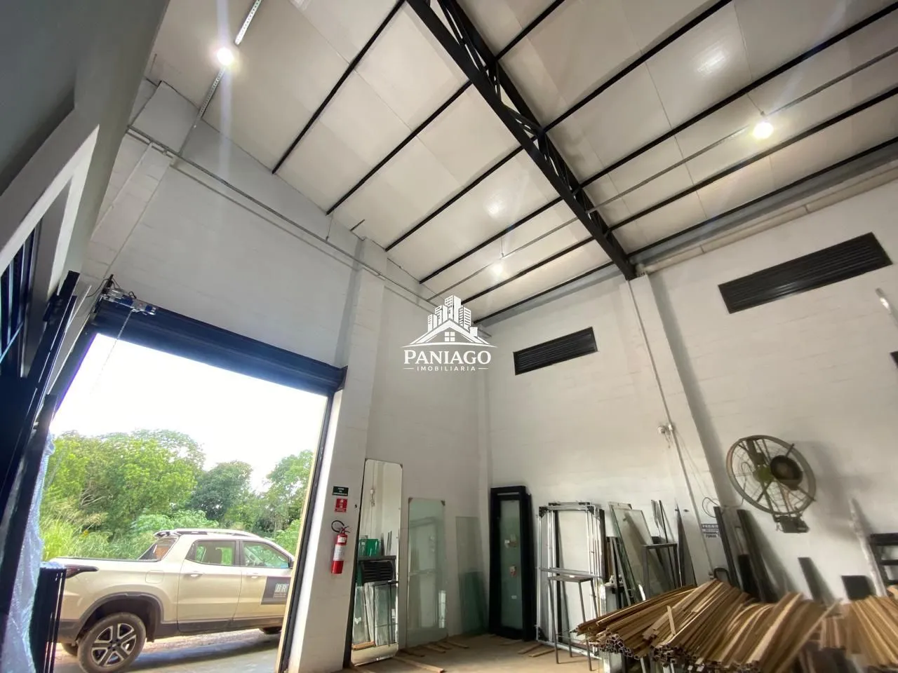 Imagem Barracão 430 m², pé direito alto, energia solar - Parque Geórgia, Cuiabá/MT