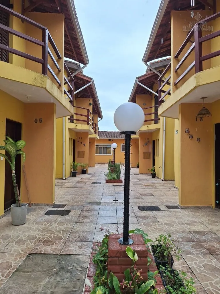 Imagem Casa de condomínio 2 dormitórios com piscina em Mongaguá