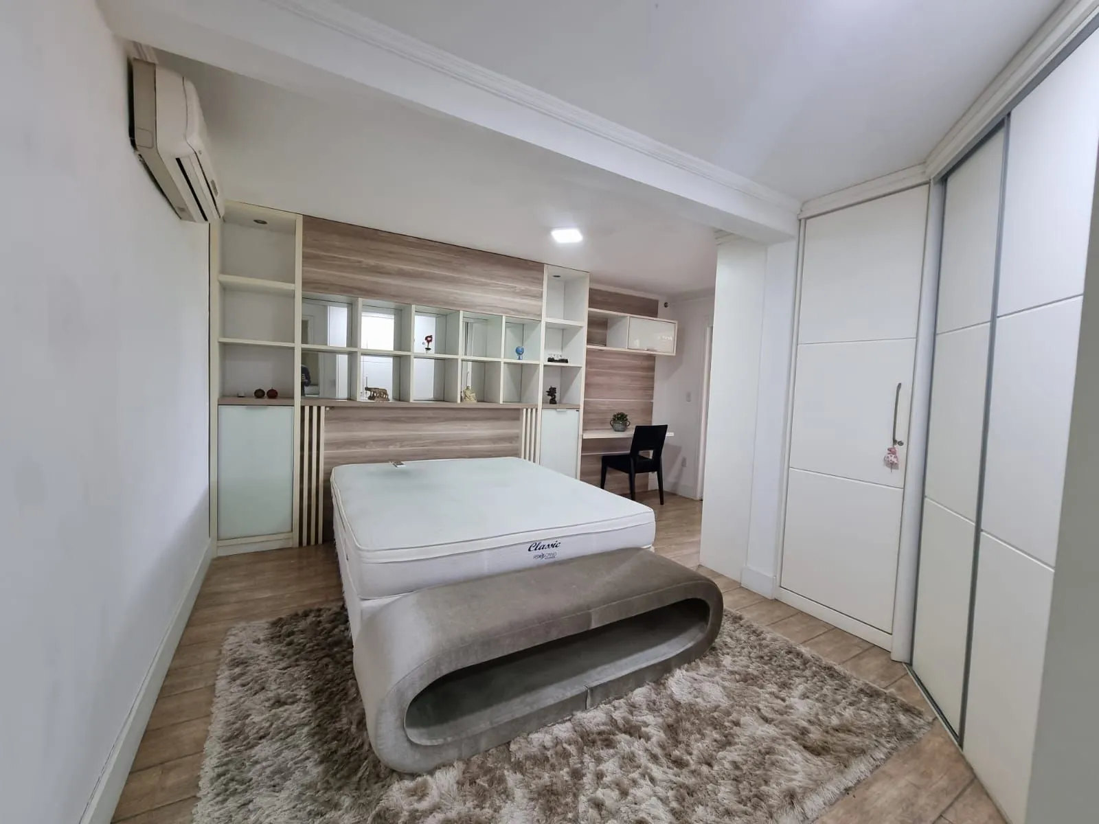 Imagem Casa em Condomínio 3 Suítes / Bairro Ipanema