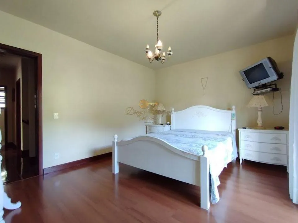 Imagem Casa para Venda em Teresópolis / RJ no bairro Golfe