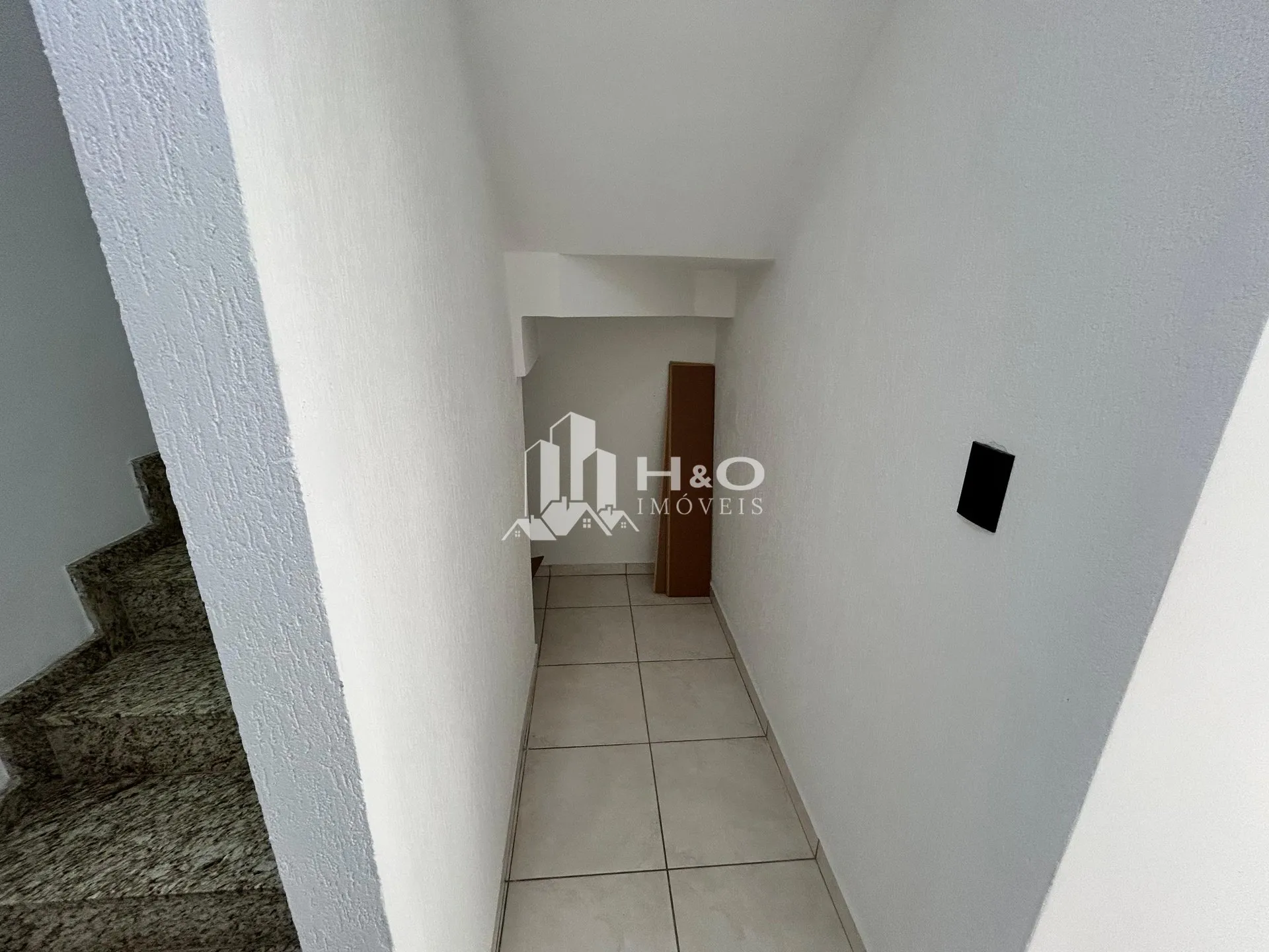 Imagem Sobrado à Venda Próximo ao Metrô Patriarca - 3 Dormitórios, 1 Suíte, Espaço Gourmet e Acabamento de Alto Padrão!