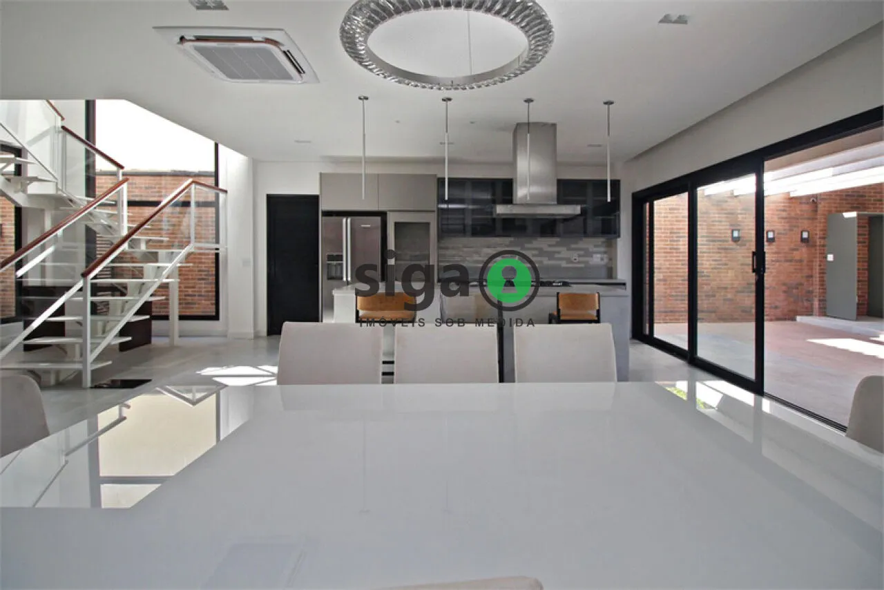 Imagem Sobrado Alto Padrão no Jardim Europa de 4 quartos com 6 Vagas - 510m² à Venda.