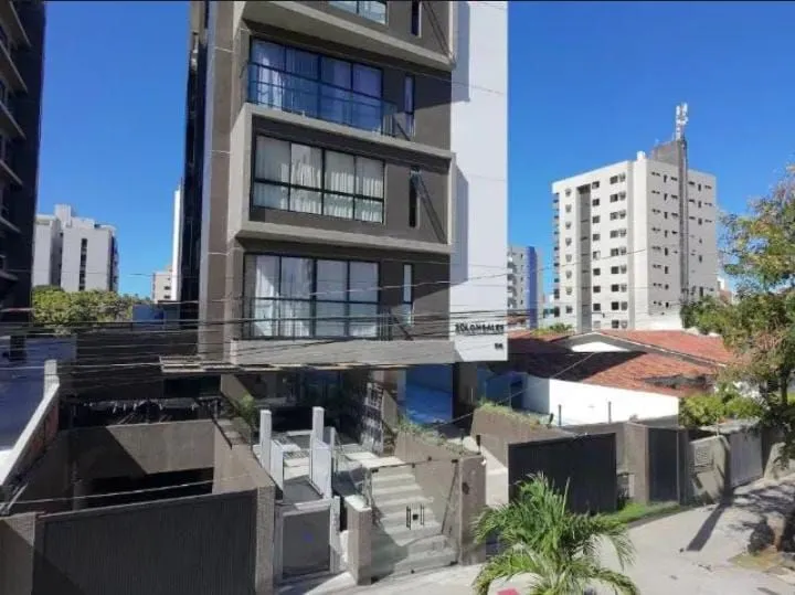 Imagem Flat reformado e mobiliado com 35m² em Manaíra. Condomínio com piscina, lazer completo e segurança, a poucos minutos da praia.